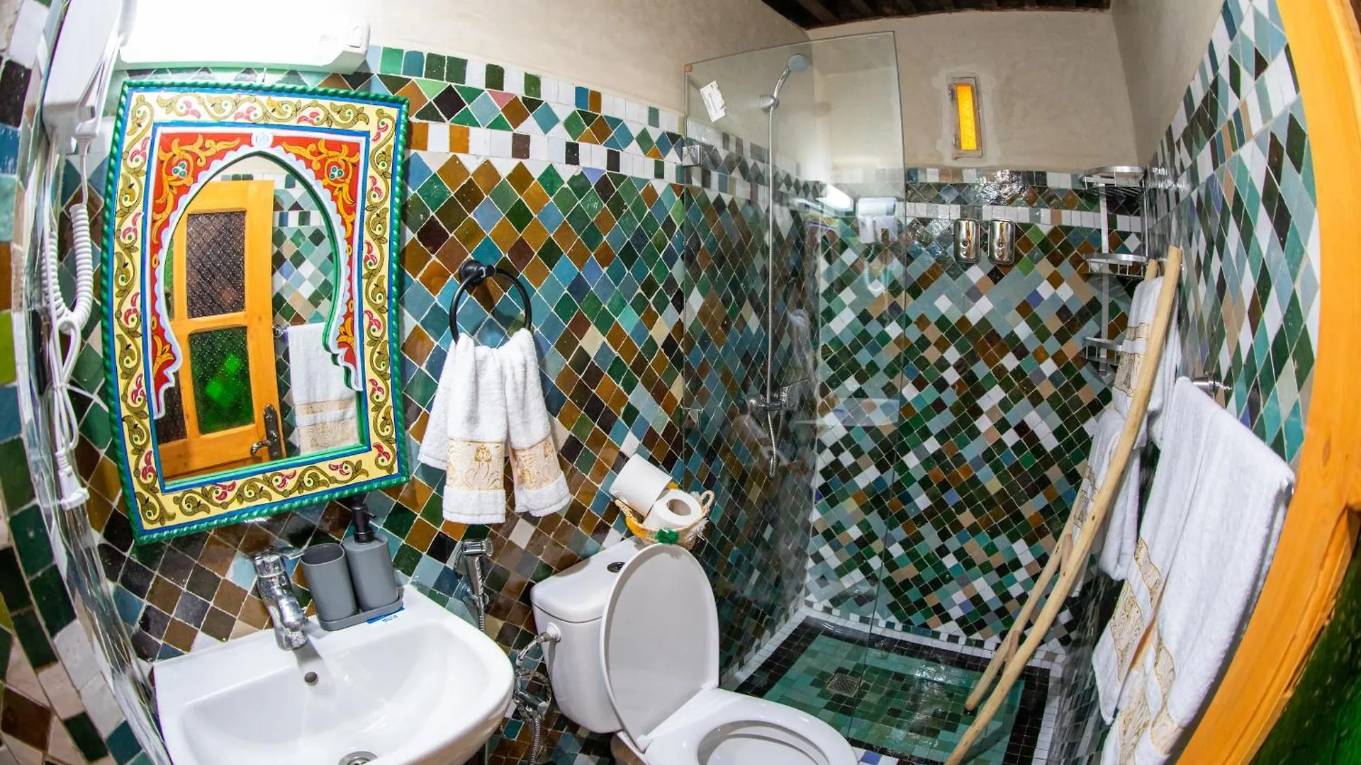 Riad Taj Fes 4*,